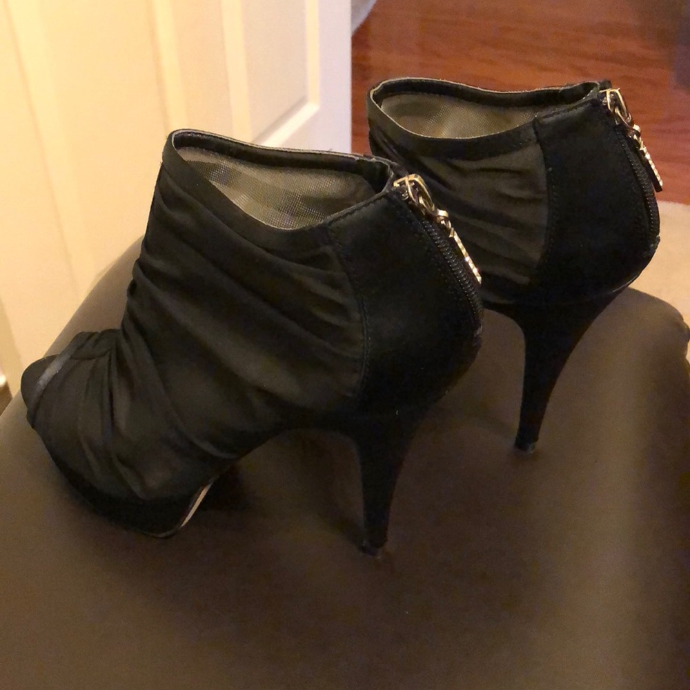 Heels - Picture 2 of 6